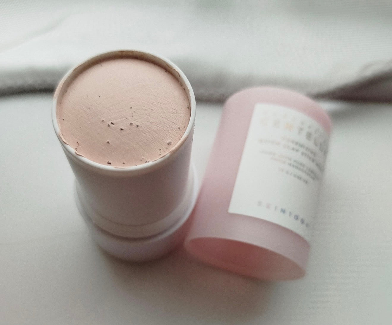 Madagascar Centella Skin 1004 / Mascarilla de arcilla rosa en barra